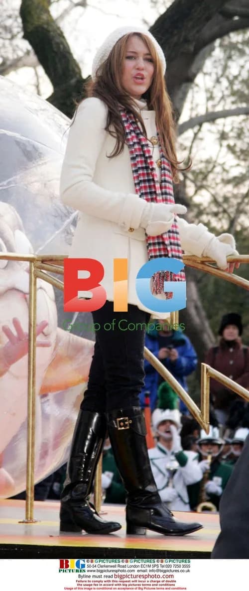 Miley Cyrus at Macy's Thanksgiving Parade