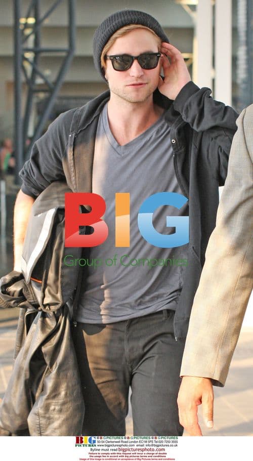 Twilight Cast Spotted at LAX