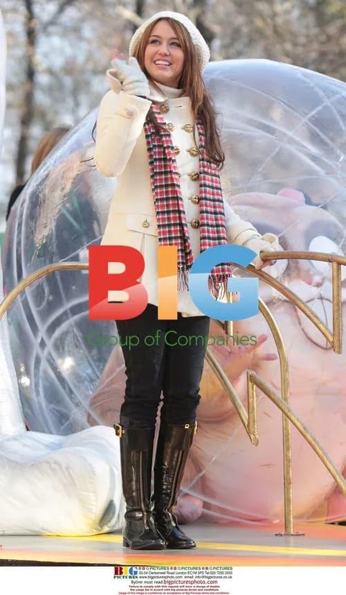 Miley Cyrus at Macy's Thanksgiving Parade
