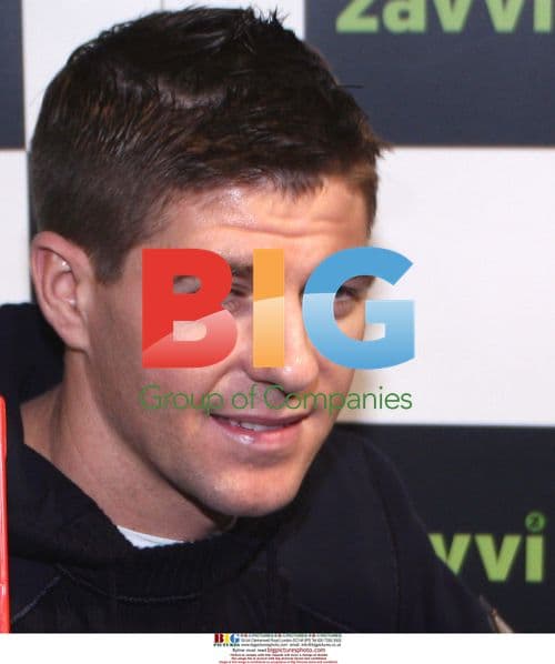 Steve Gerrard signs "Centurion" DVD