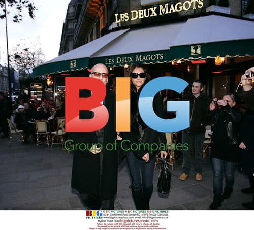 Bruce Willis, Demi Moore, and family in Paris