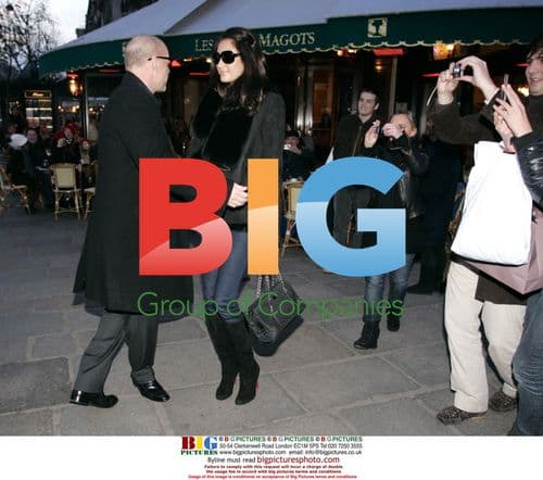 Bruce Willis and family in Paris