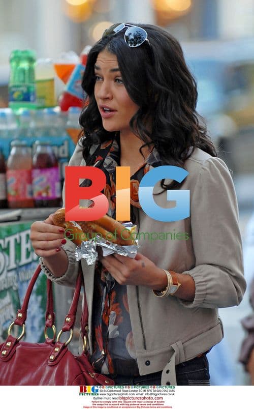 Jessica Szohr at Hot Dog Stand