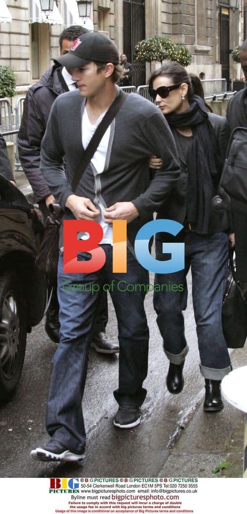 Demi Moore and family at Bal des debutantes