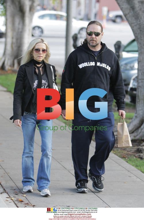 Russell Crowe and Danielle Spencer Shopping in Beverly Hills