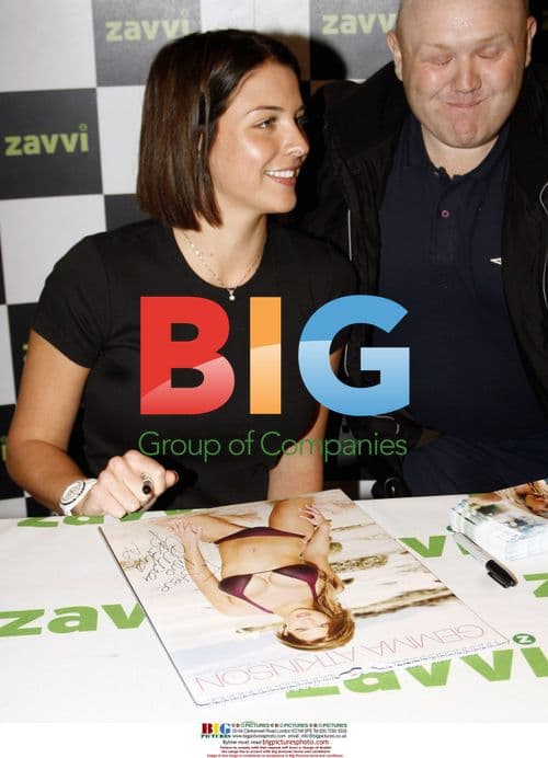 Gemma Atkinson signing 2009 calendar at Zavvi