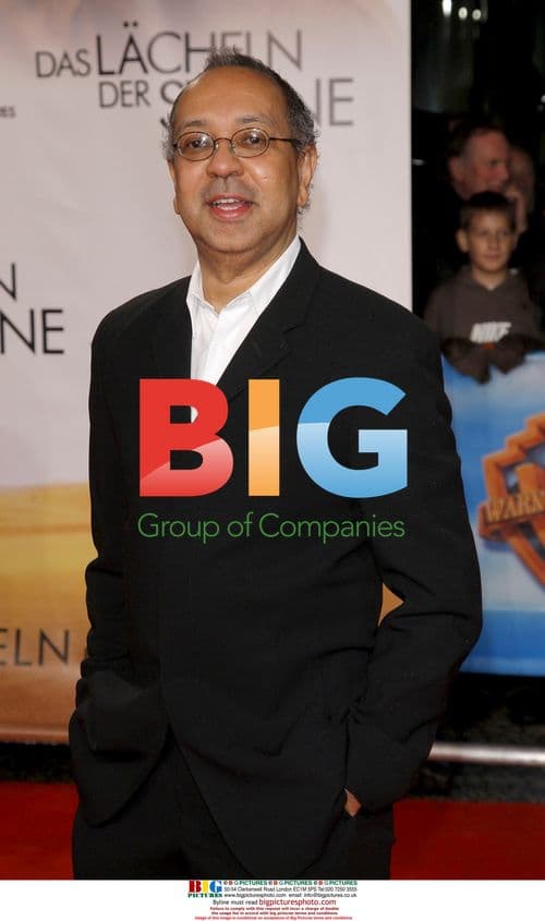 George C. Wolfe attends "The smile of the stars" premiere