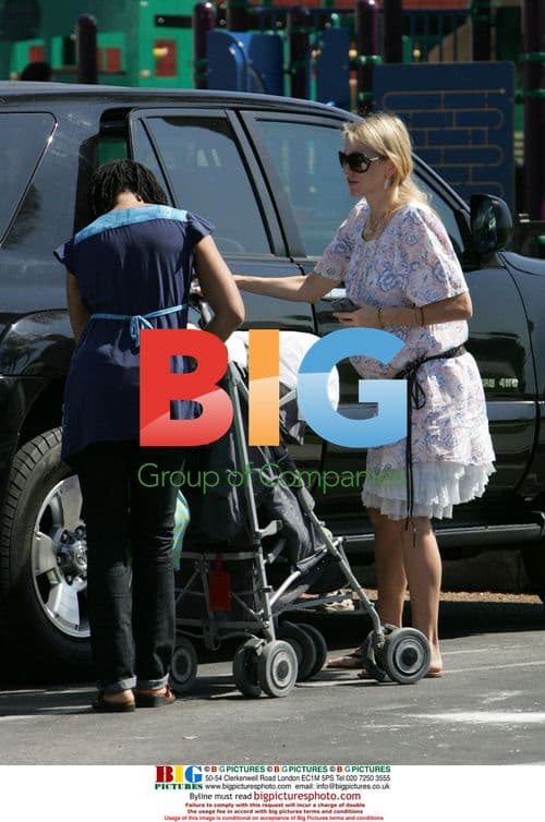 Naomi Watts with son at park