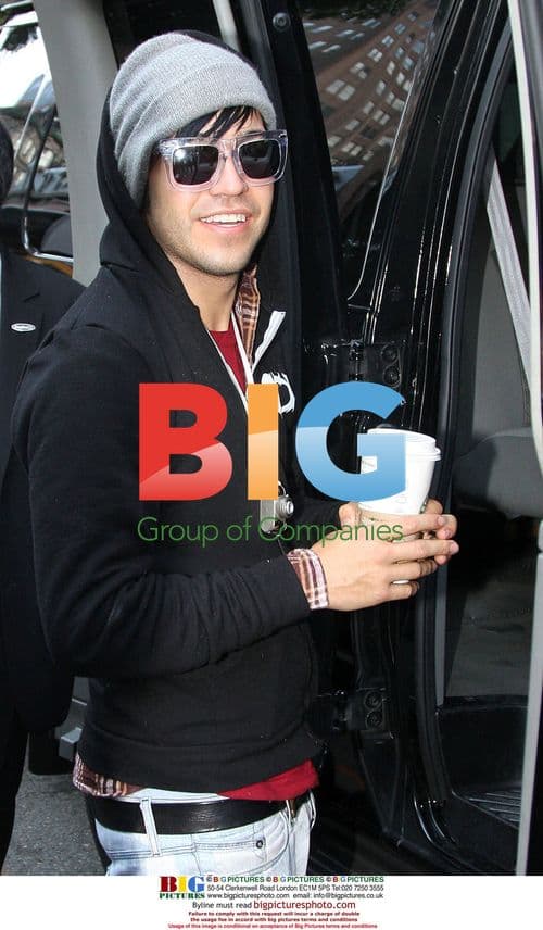 Pete Wentz leaves SoHo Grand with coffee