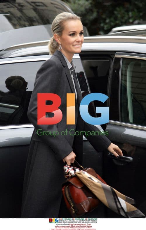 Johnny Hallyday's wife and daughter strolling in Paris