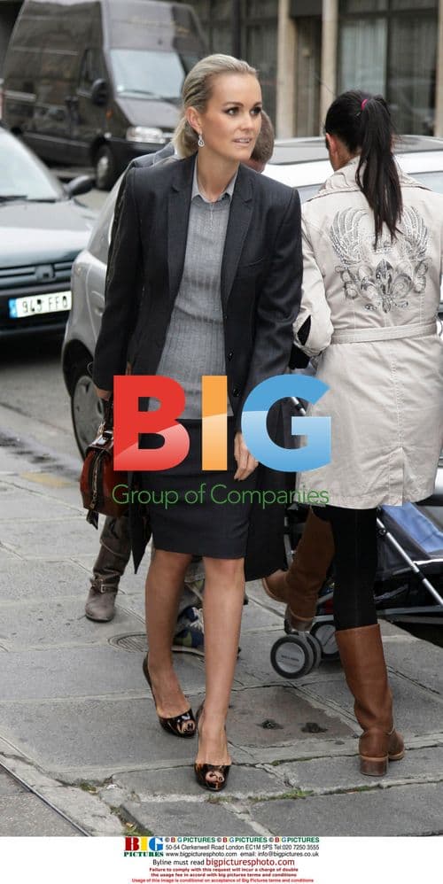 Johnny Hallyday's wife and daughter in Paris