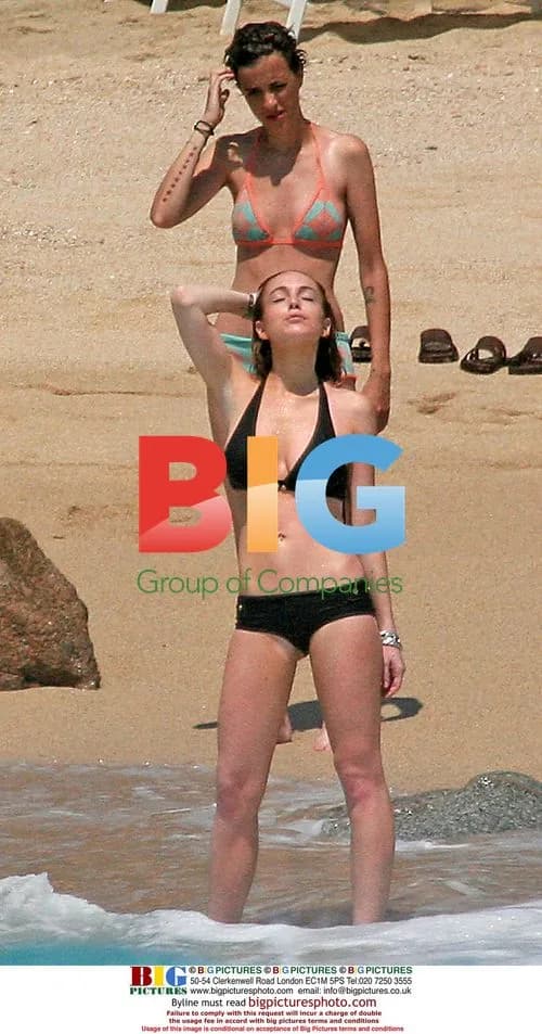 Lindsay Lohan & Samantha Ronson on Beach