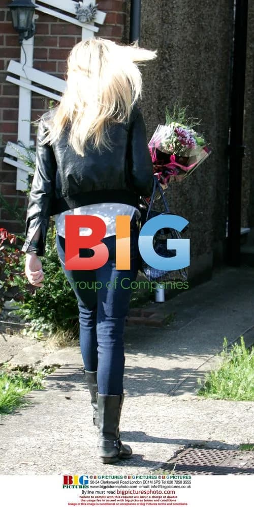 Fearne Cotton out shopping with relative