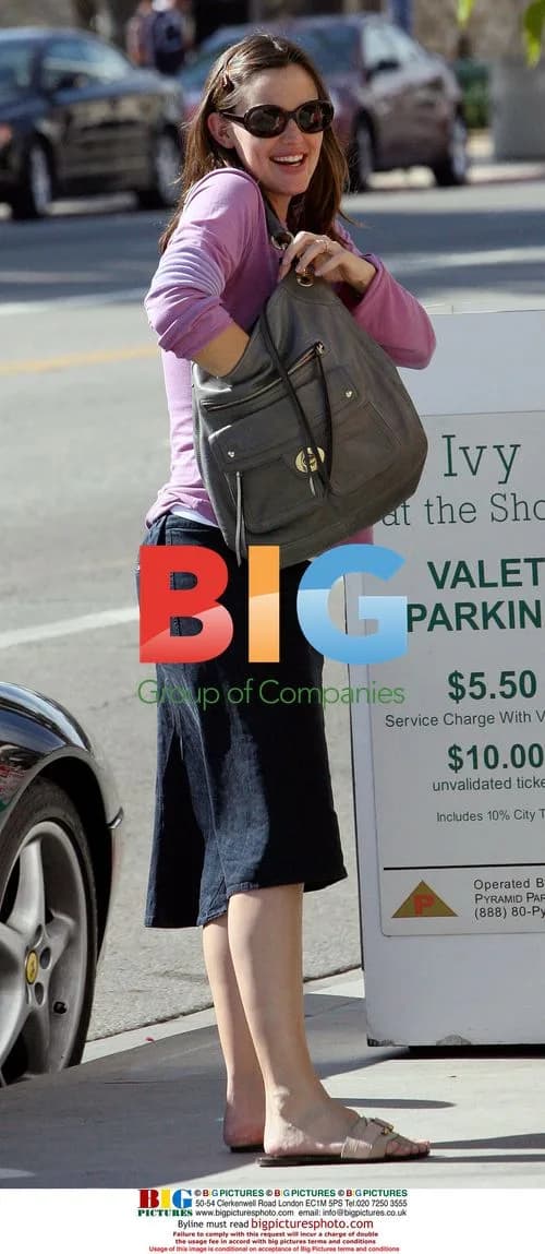 Jennifer Garner at the Ivy in Santa Monica