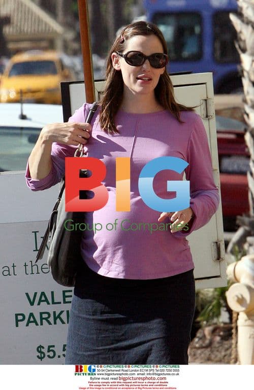 Jennifer Garner at the Ivy in Santa Monica