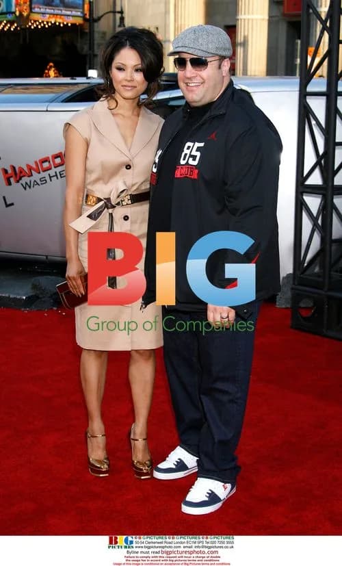 Kevin James and Steffiana De La Cruz at "Hancock" Premiere