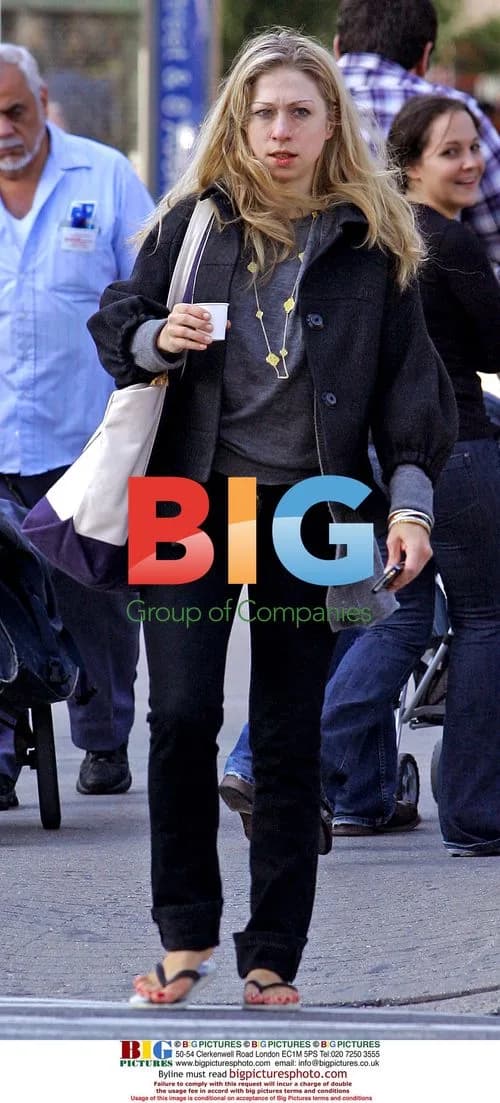 Chelsea Clinton strolls through Manhattan