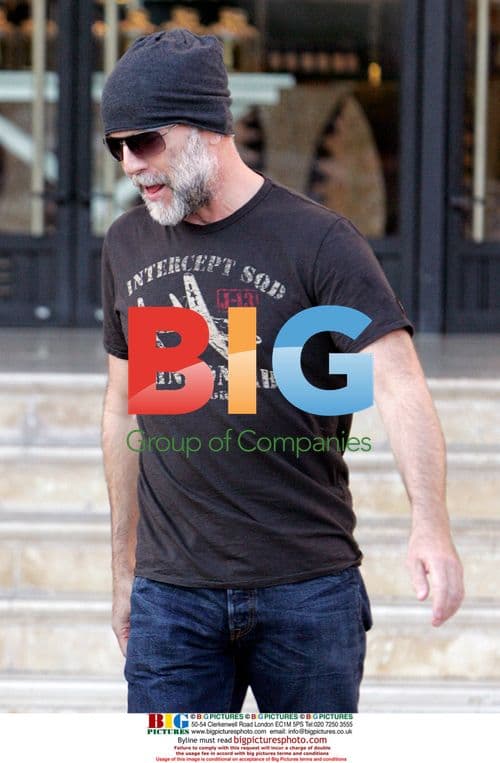 Bruce Willis shopping with Tallulah and Emma