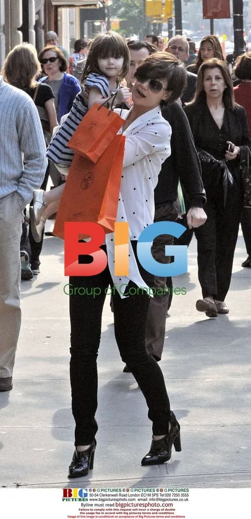 Katie Holmes and Suri Cruise Shopping