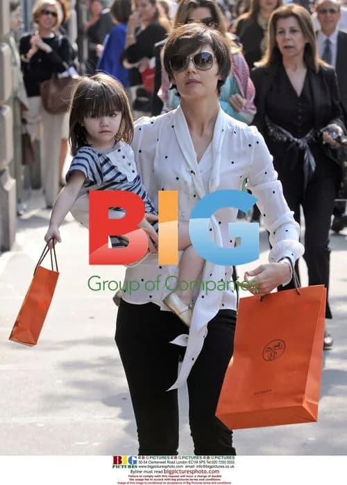 Katie Holmes and Suri Cruise on Madison Ave