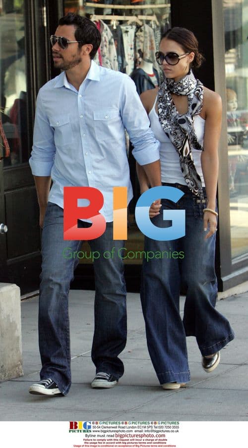 Jessica Alba and Cash Warren Get Coffee