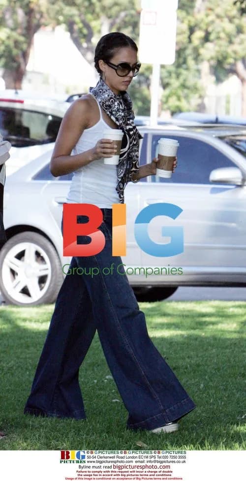 Jessica Alba and Cash Warren Grab Coffee