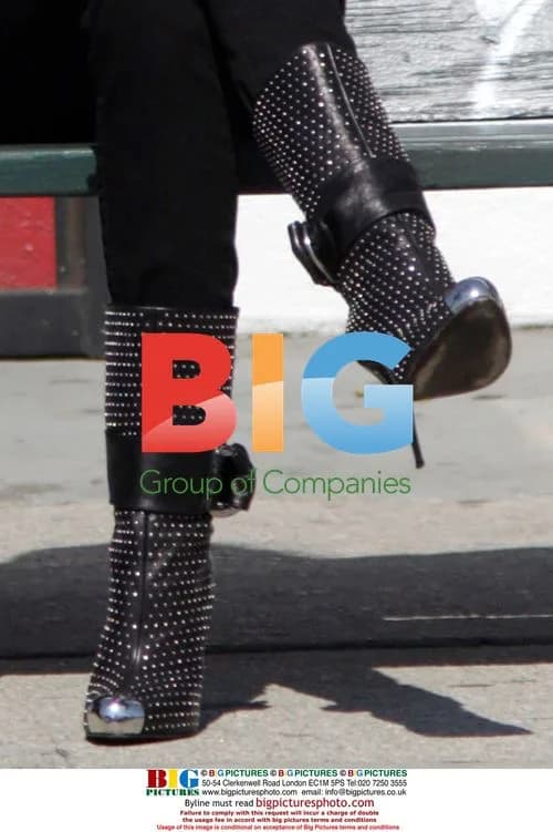Gisele Bundchen filming music video