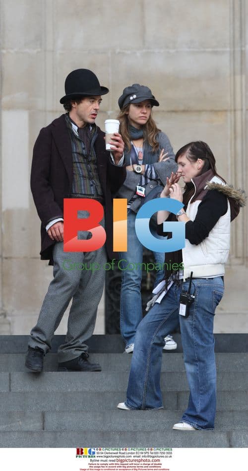 Director Guy Ritchie and Robert Downey Jr. on Sherlock Holmes set