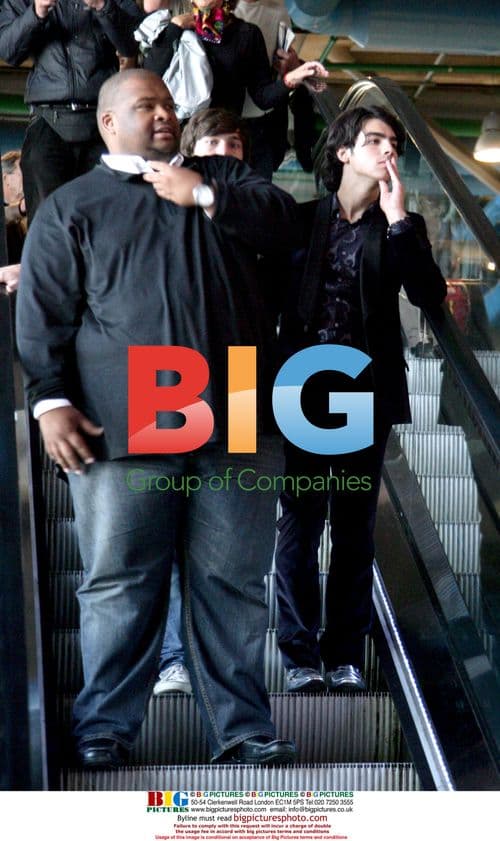 Jo Jonas visits Centre Pompidou in Paris