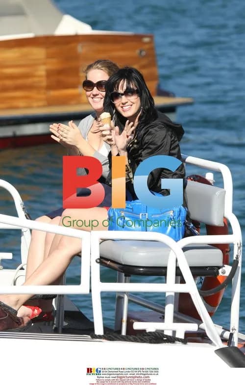 Katy Perry enjoys boat ride and ice cream in Sydney