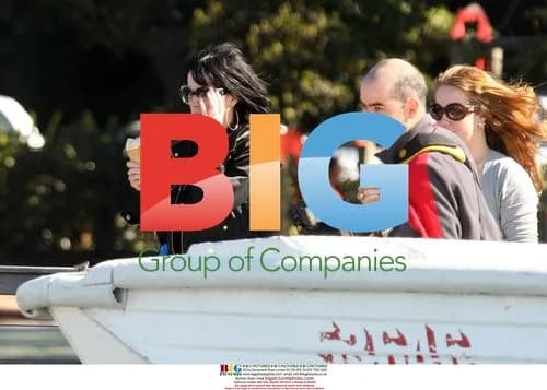 Katy Perry enjoys boat ride and ice cream in Sydney