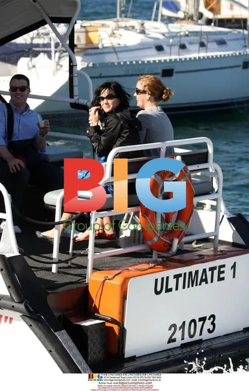 Katy Perry enjoys boat ride in Sydney