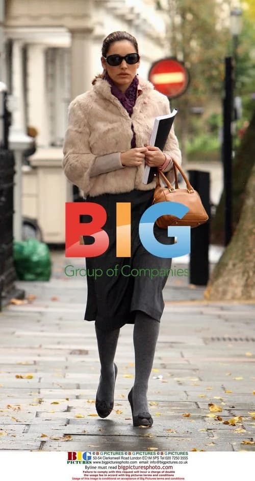 Kelly Brook leaves boyfriend, meets admirer