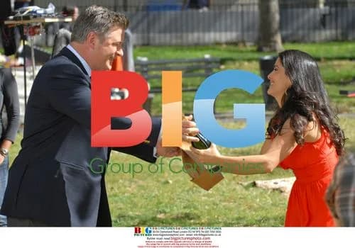 Salma Hayek and Alec Baldwin film '30 Rock' scene