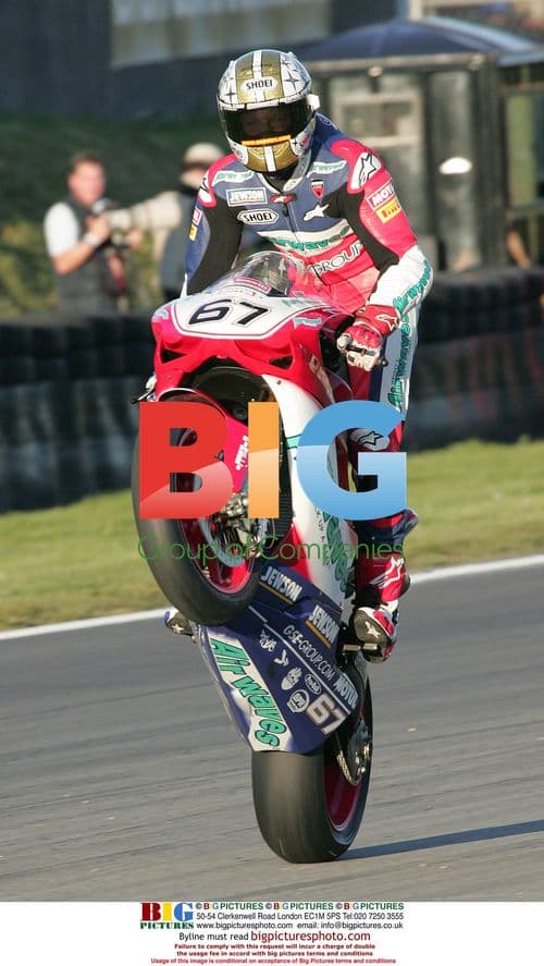 Airwaves Ducati rider Shane Byrne at British Superbike