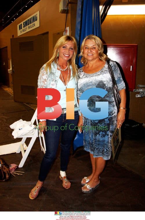 Pamela Bach Hasselhoff and Irmelin DiCaprio at Obama Rally