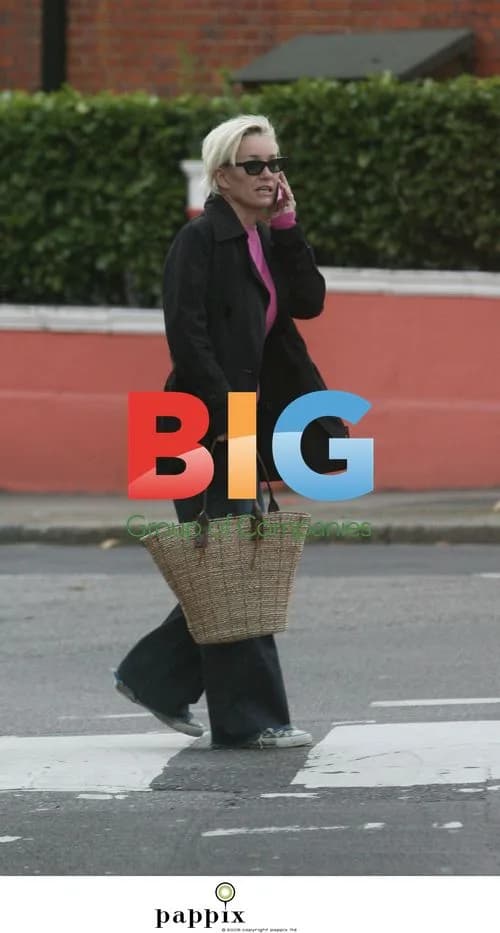 Siobhan Fahey does some flower shopping