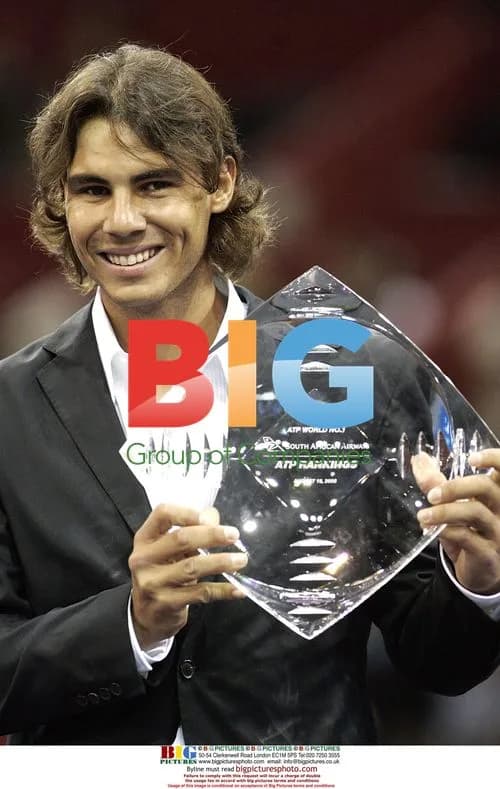 Rafael Nadal receives ATP World No. 1 award