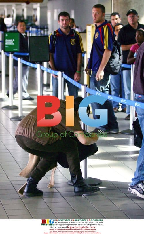 Demi Moore ducking at LAX airport