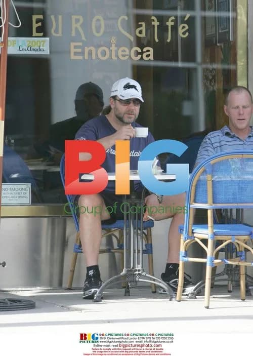 Russell Crowe gets coffee with friend in Beverly Hills