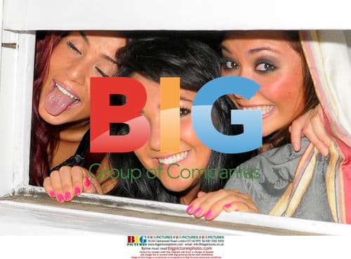 X Factor Contestants Return to House for Live Show