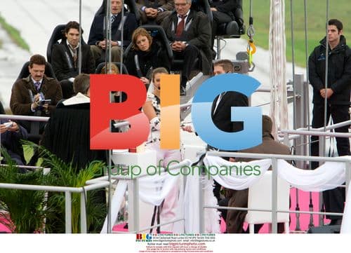 Couple marry suspended 50m high in Belgium