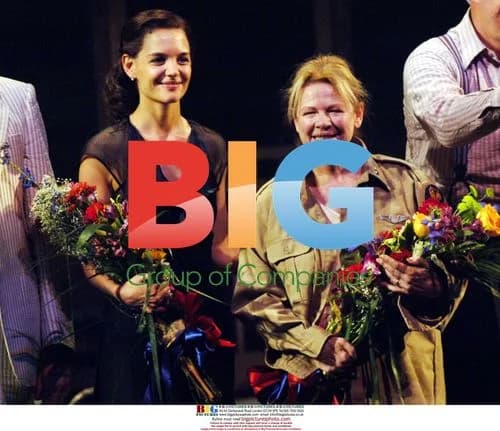 Katie Holmes makes Broadway debut with Dianne Wiest