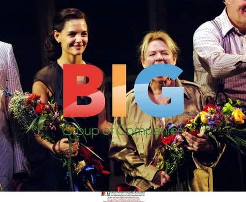 Katie Holmes makes Broadway debut in "All My Sons"