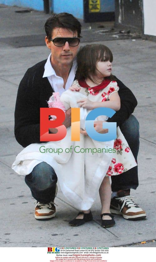 Tom Cruise and Daughter Suri Get Ice Cream