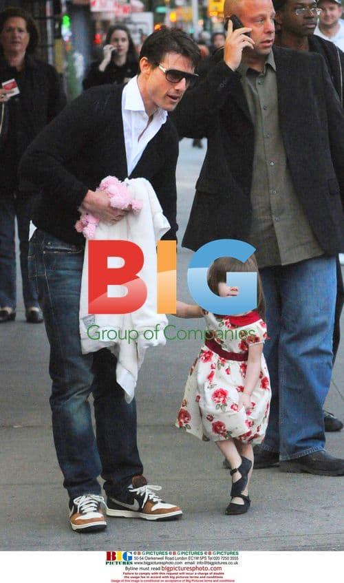 Tom Cruise and Daughter Suri Get Ice Cream