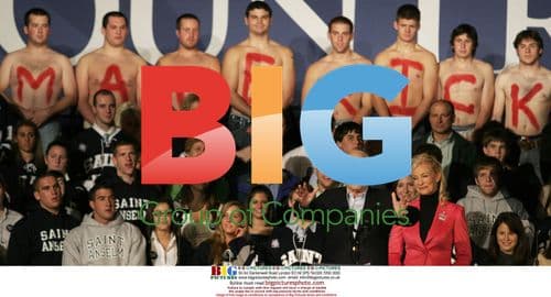 McCain addresses crowd at Saint Anselm College