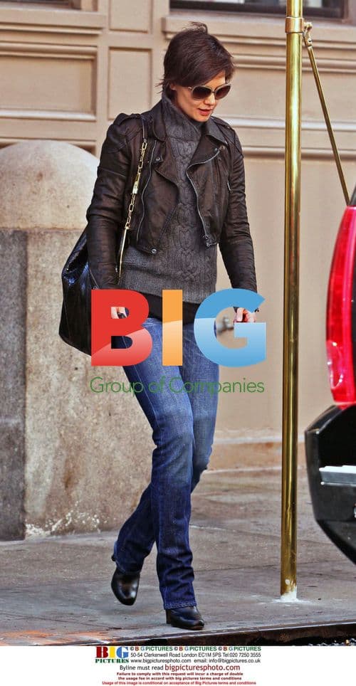 Katie Holmes Leaves Apartment in Fall Outfit