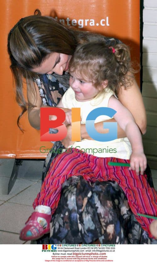 Queen Rania visits Chilean kindergarten