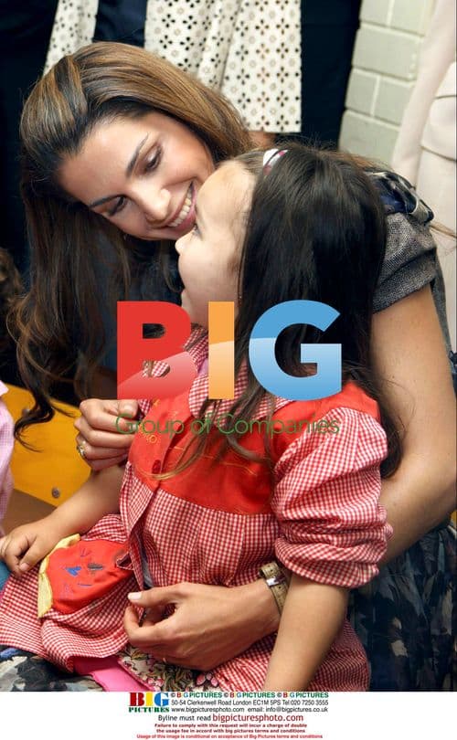 Queen Rania visits Javiera Carrera kindergarten